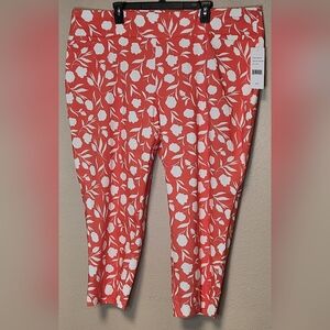 Cooper & Ella Womens Size 24W Pull On Crop Capri Pants Hot Coral White Flowers